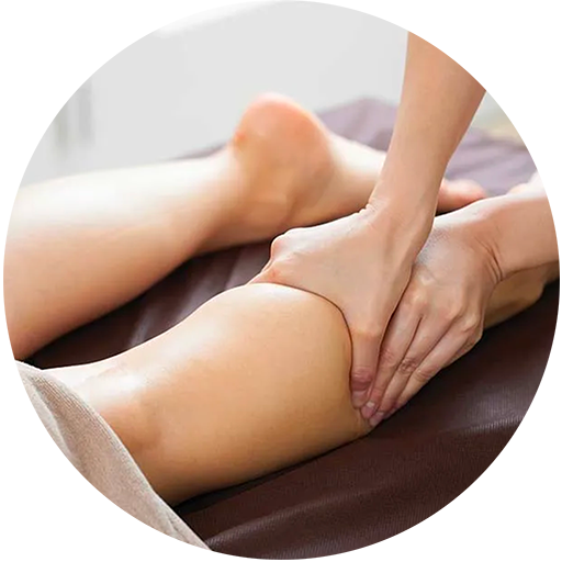Gambe leggere dopo il massaggio linfodrenante Gambe distese e leggere dopo un trattamento di massaggio linfodrenante per il benessere e la circolazione